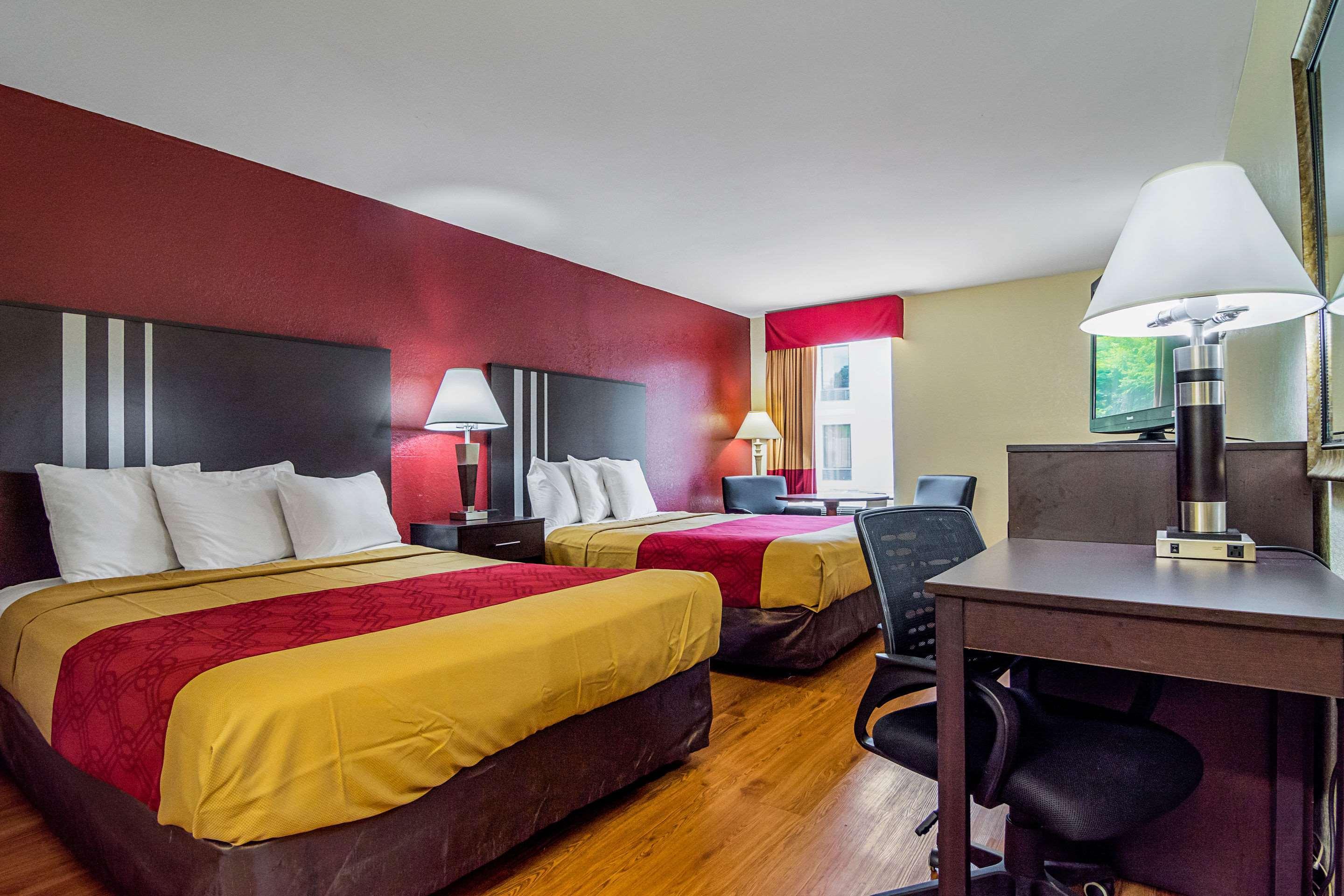 Lodge Econo Research Triangle Park *