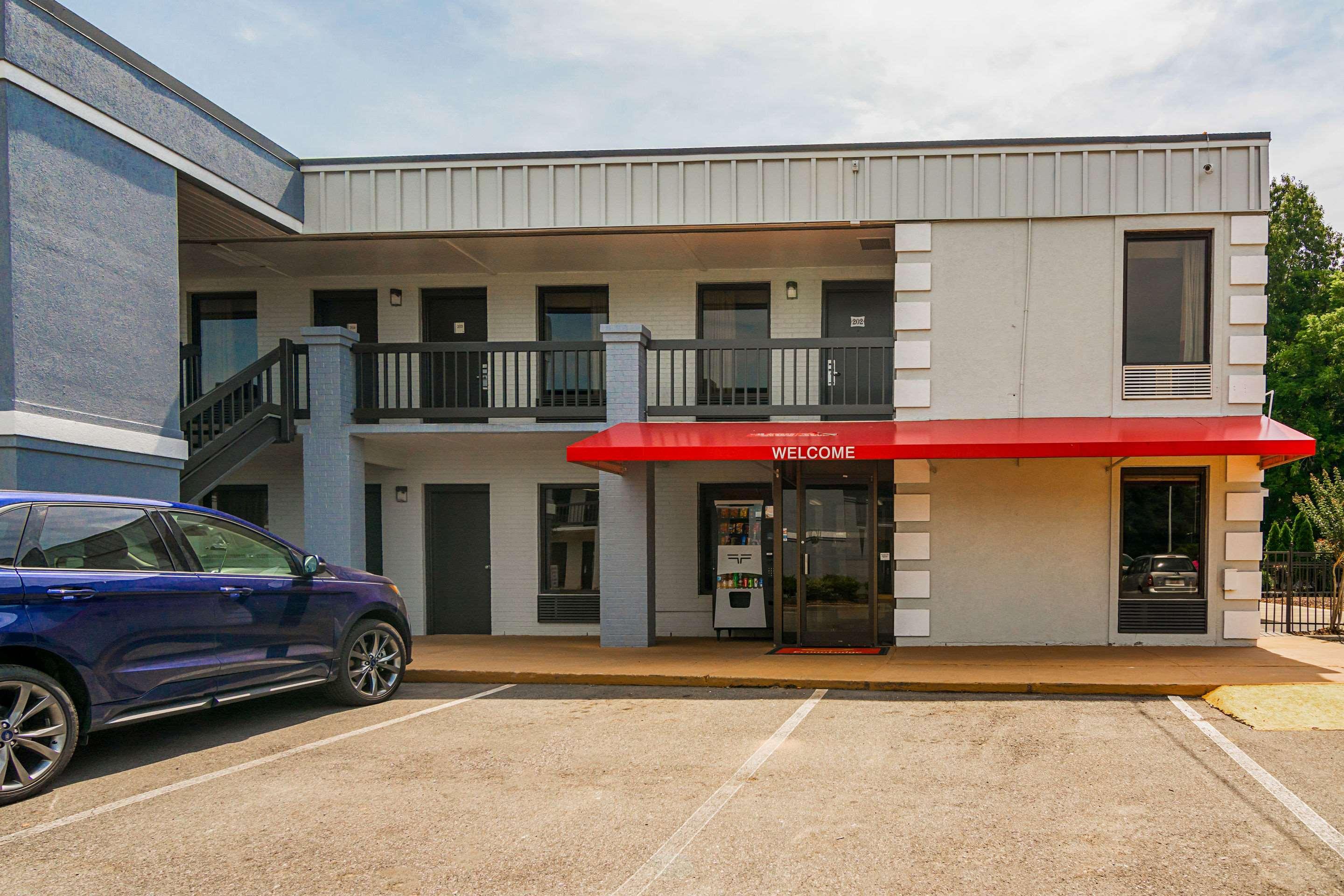 Econo Research Triangle Park