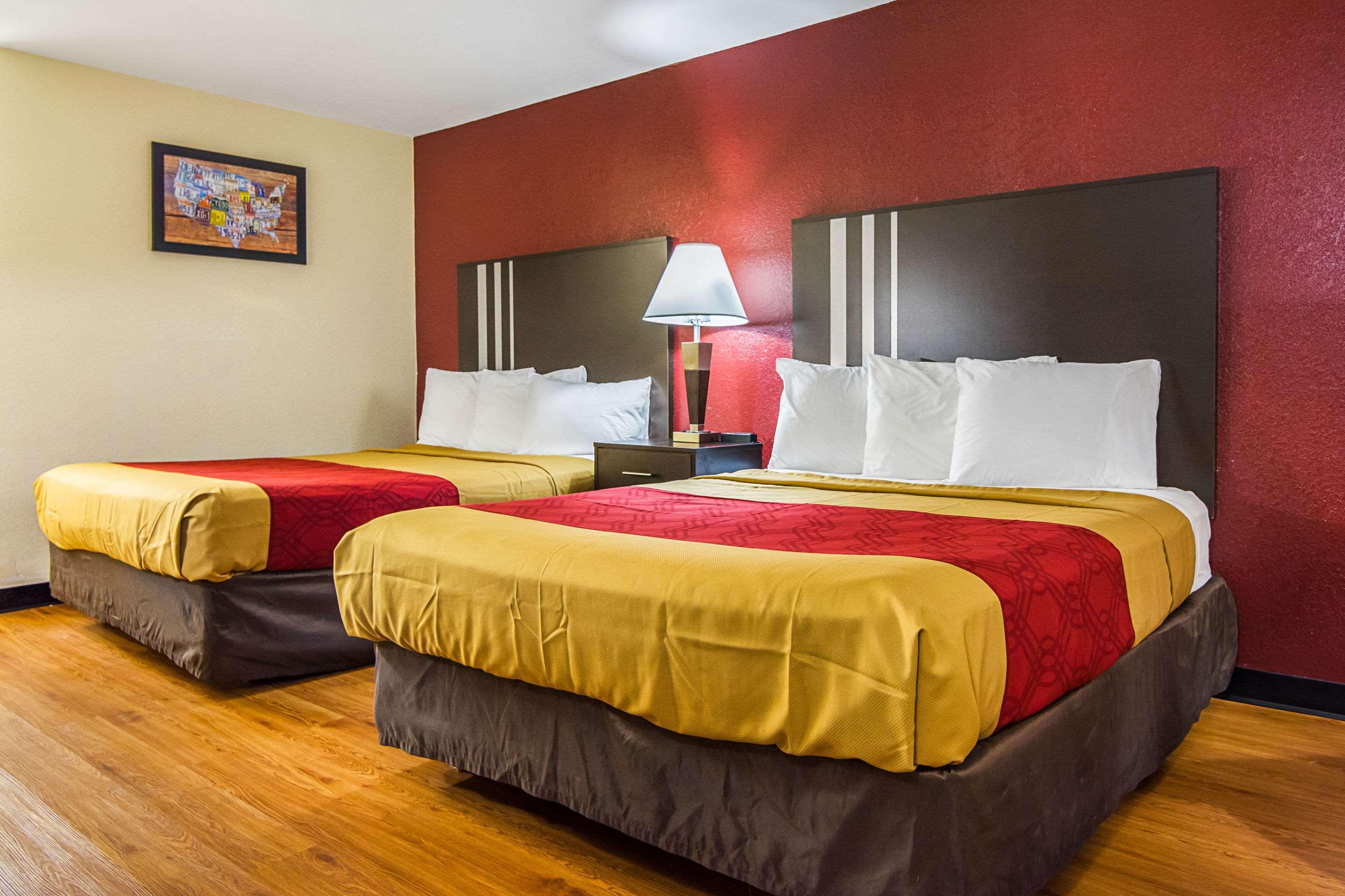 Lodge Econo Research Triangle Park *