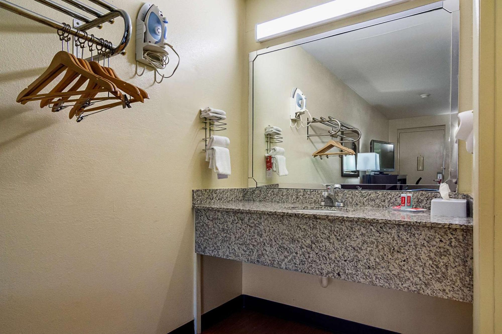 Econo Research Triangle Park Lodge *