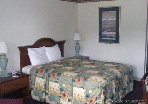 Lodge Econo Research Triangle Park *