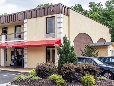 Econo Research Triangle Park Lodge *