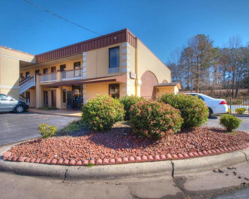 Econo Research Triangle Park *