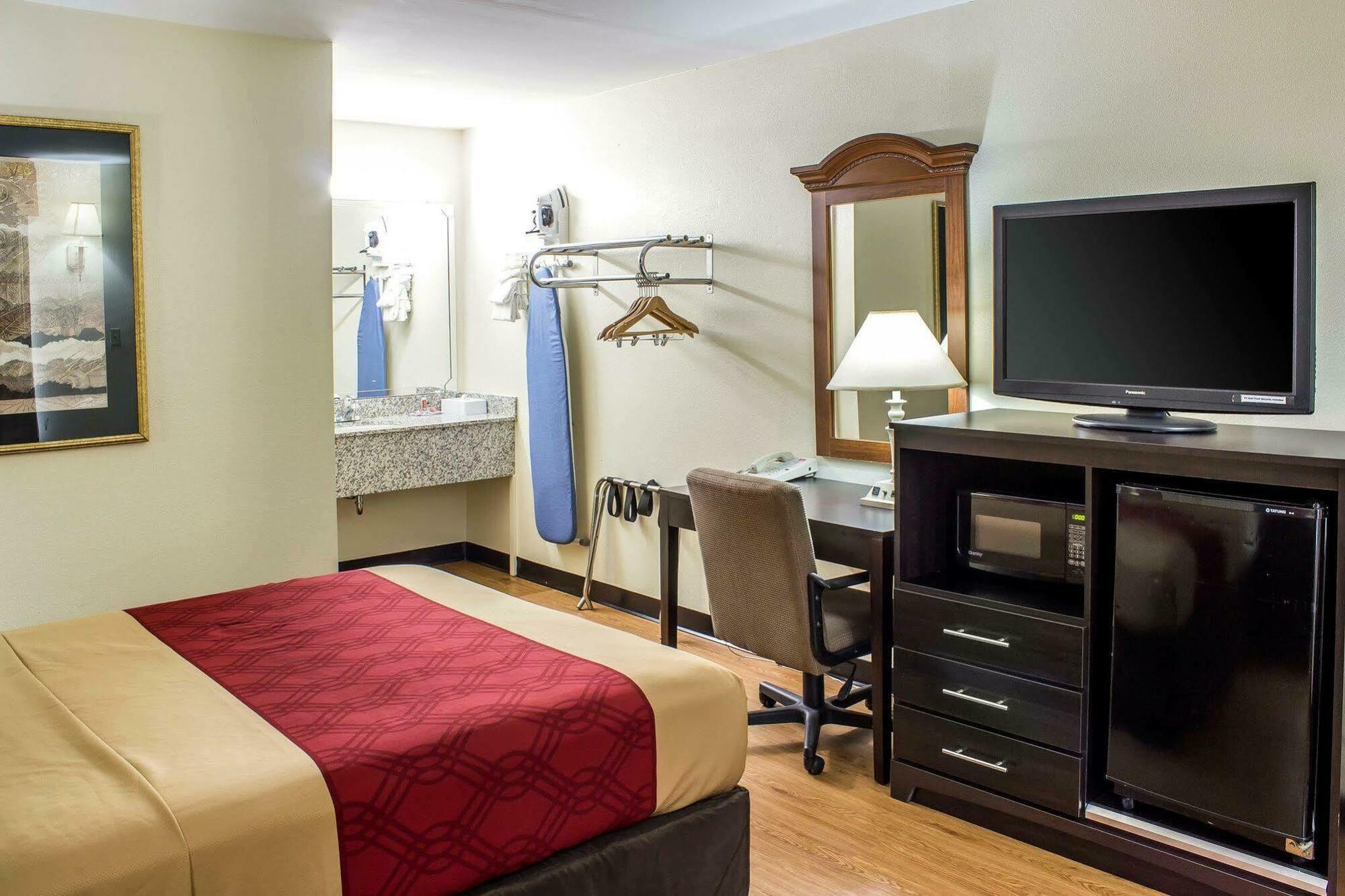 Econo Research Triangle Park Lodge *