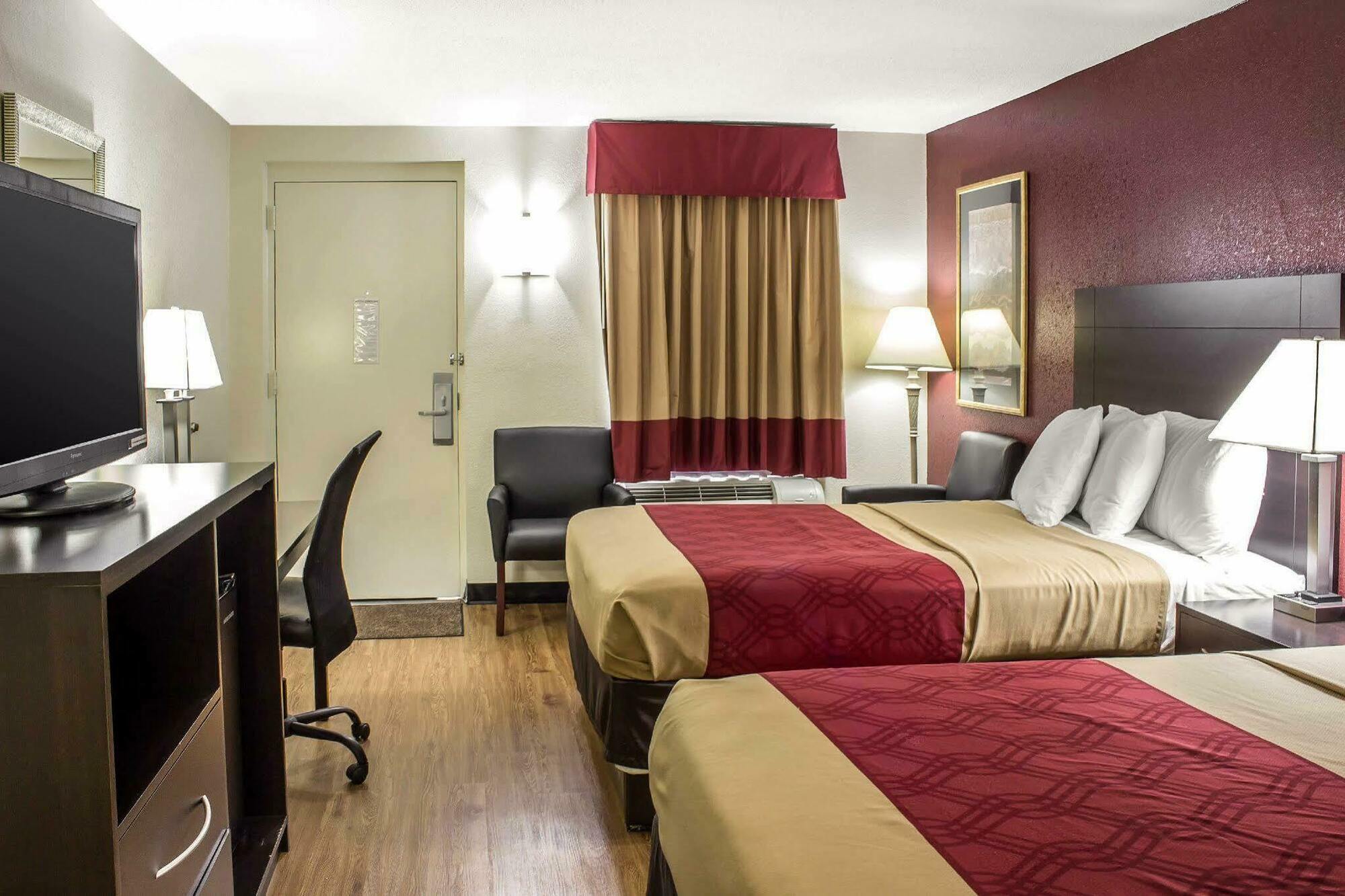 Lodge Econo Research Triangle Park