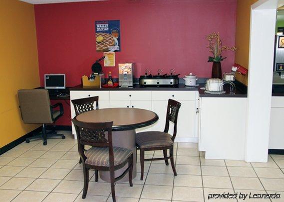 Lodge Econo Research Triangle Park *