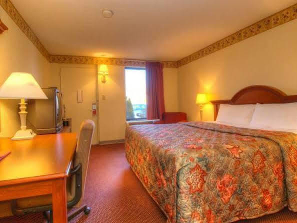Lodge Econo Research Triangle Park *
