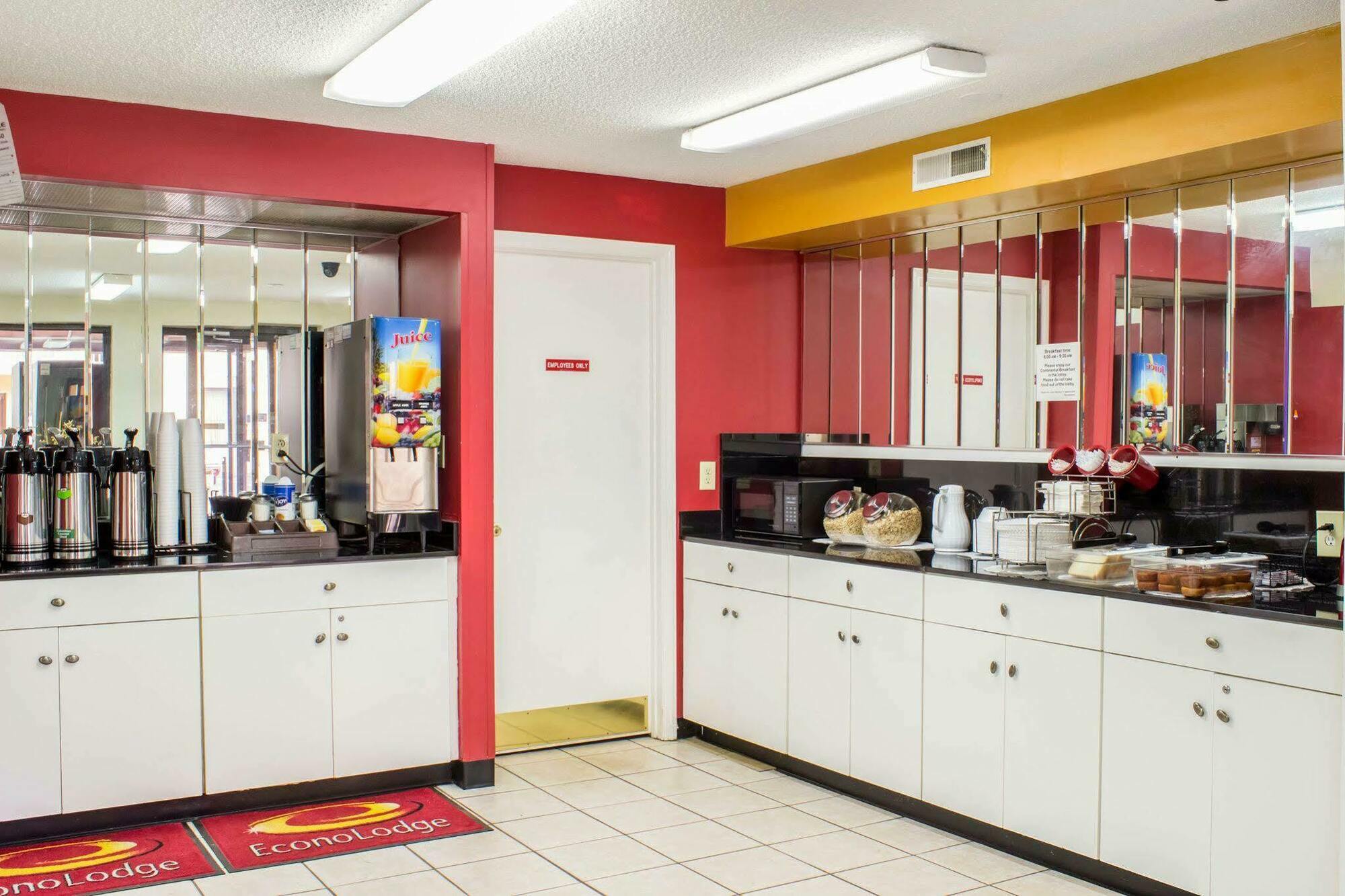 Econo Research Triangle Park
